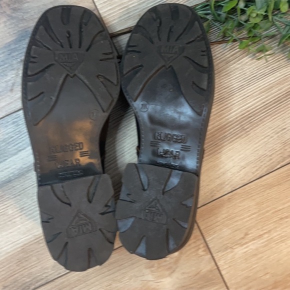 MIA-Rugged Wear Chunky Heel Lug-T-Strap Oiled Leather women’s shoes Sz 7 ❤️ - Picture 7 of 7